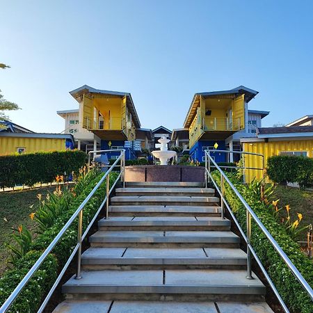 Solesor Kampong Beach Resort 포트딕슨 외부 사진