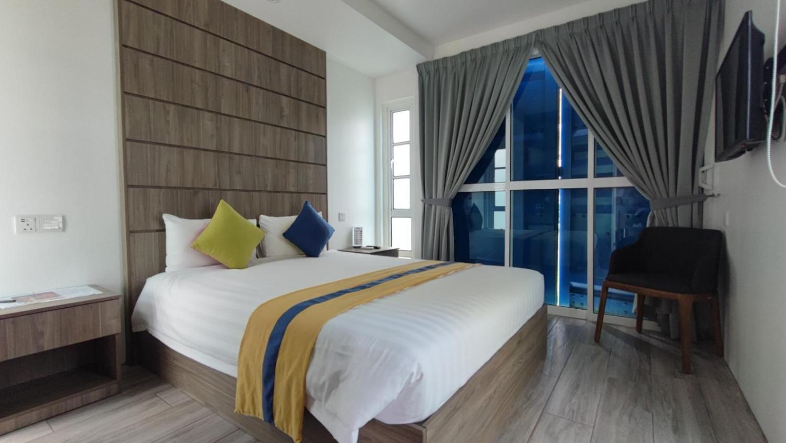 Solesor Kampong Beach Resort 포트딕슨 외부 사진