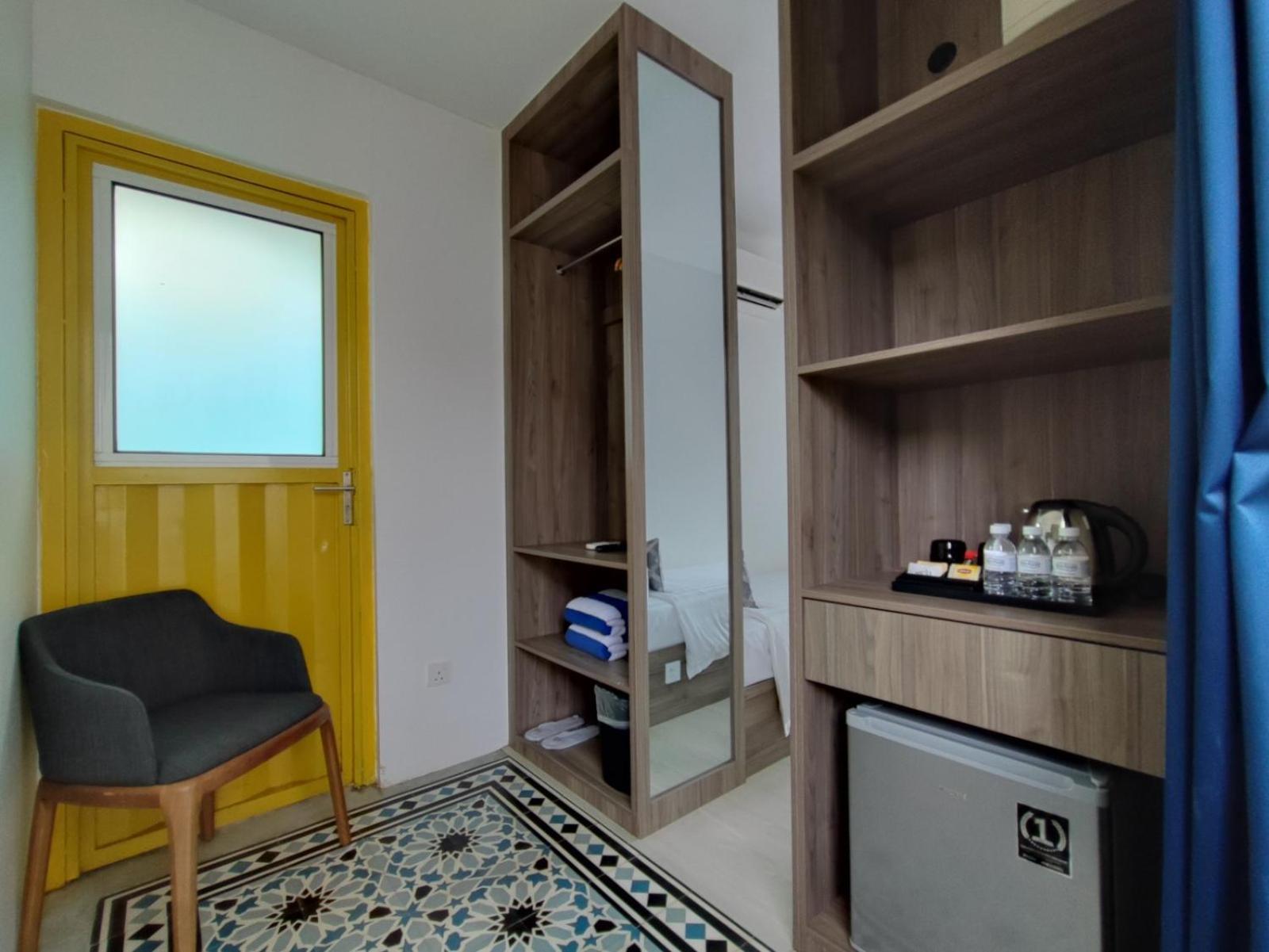 Solesor Kampong Beach Resort 포트딕슨 외부 사진