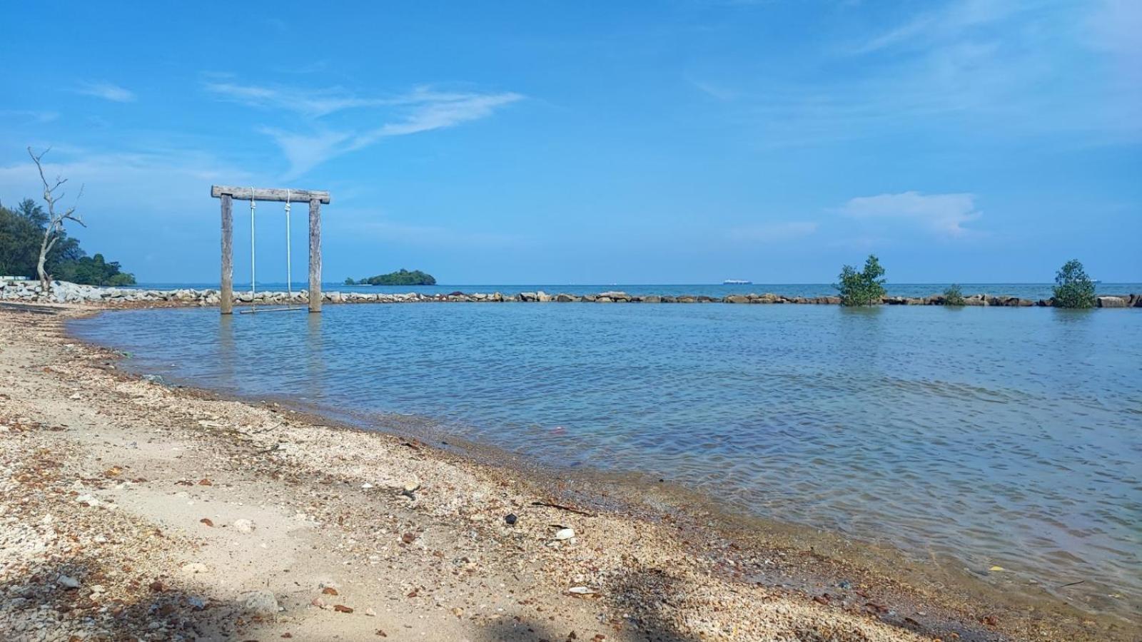 Solesor Kampong Beach Resort 포트딕슨 외부 사진
