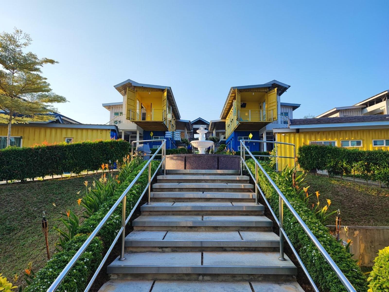 Solesor Kampong Beach Resort 포트딕슨 외부 사진